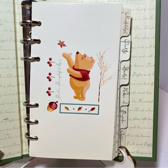 Winnie the Pooh 6-ring Daytimer Daily Weekly Monthly Project Notes Addresses NEW - Picture 5 of 9
